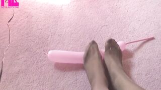 Footplaying with Long Balloon