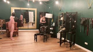Latex Dommes Stretch Fastened Slave's Ass Wide Open