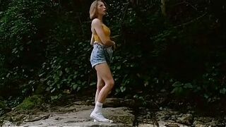 Sex in a public place! Creampie!