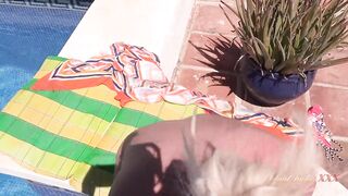 Rencounter Hawt Mature MILF Maggie Moon at the Hotel Pool