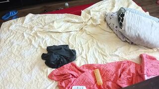 Mateur Wife Gives Me a Handjob Until I Cum, Hawt Amateur Couple Foreplay in the Bedroom