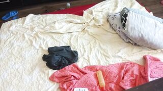 Mateur Wife Gives Me a Handjob Until I Cum, Hawt Amateur Couple Foreplay in the Bedroom