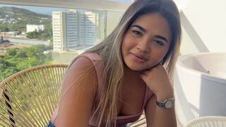 Hopeless and Abandoned by Her Boyfriend, a Stranger Offered Her Refuge and Got Banged as a Thank YOU