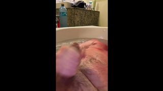 Scottish hunk cum in bath