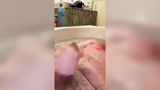 Scottish hunk cum in bath