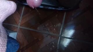 Playing with my Schlong, I cum!!