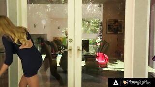 MAMMAS BEAUTY - Nosy Neighbor Caught MILF Reena Sky & stepbae Tiffany Watson - ITALIAN SUBTITLES
