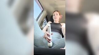 MILF soaking her yoga pants in car