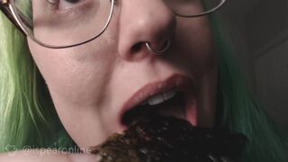ASMR eating seaweed snacks