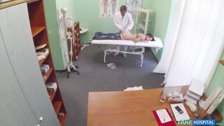 Fake Hospital - Marvelous Patient Prepped for Doctor's Fellatio Medication: a Sexy Hospital Meeting
