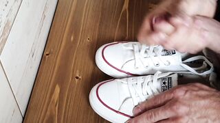 Cumming on new Converse
