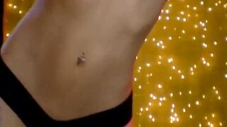 This hottie can't live without to be licked by her gf