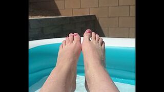 Solo Foot play in the pool