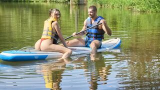 Stepbro catches big wave in stepsister's snatch