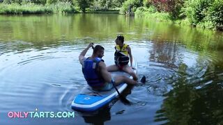 Stepbro catches big wave in stepsister's snatch