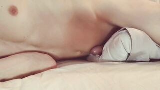 Babe wanking and moaning cums while humping pillow - Hands Free Cum