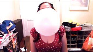 Blowing Giant Bubblegum Bubbles with a Whole Roll of Bubbletape!