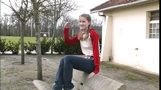 blonde 19 years beauty blowjob outdoor