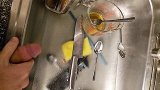 Quick urinate on the immodest dishes
