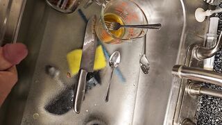 Quick urinate on the immodest dishes