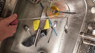 Quick urinate on the immodest dishes