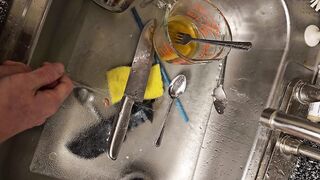 Quick urinate on the immodest dishes