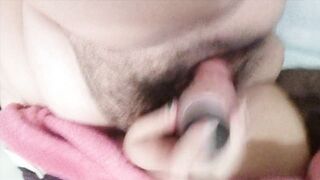 Latin playgirl jugando con sex-toy