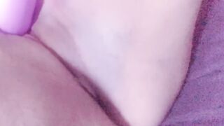 DILDO ON OBESE YOUNG PUSSY