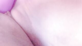 DILDO ON OBESE YOUNG PUSSY