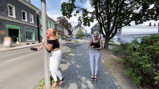 Lara CumKitten - Teaser FERNGESTEUERT durch die City