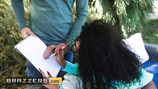 BRAZZERS - Creative Brianna Moore Gets Her Artistic Inspiration From Scott Nails’ Thick Cock On A Sunlit Bench
