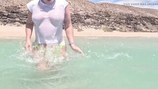Wet White T-shirt Swimming Underwater