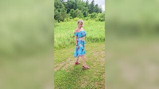 Real TOPLESS MAMMA Outside Older MILF BIG TIT in the Sunshine