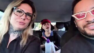 I found a window cleaner at the traffic light! And I called her over to be a porn actor and have hawt sex in our car in the centre of the street. I made her all wet and this chick smeared our entire car seat.