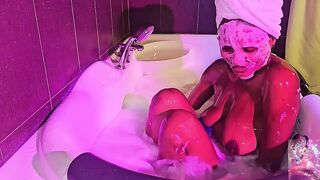 Huge Ebony Booty in Soapy Tub - Carnal Bubble Bathroom Tease.
