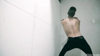 Striptease finish on a appealing coming