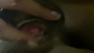 WATCH ME BABY!!! WATCH ME PLAY WITH MY HAIRLESS CUNT/MESSY TALK