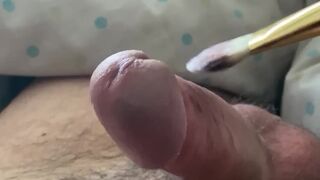 Sensitive Wang Edged With Makeup Brush