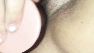 Bulky housewife plays with sextoy