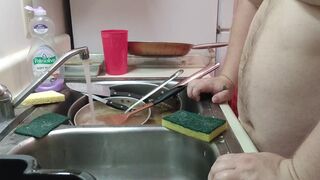 A dude doing the dishes!!! PT. 1