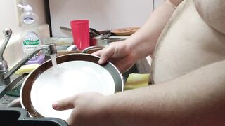 A dude doing the dishes!!! PT. 1