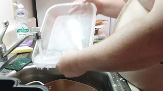 A dude doing the dishes!!! PT. 1