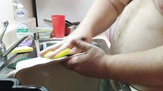 A dude doing the dishes!!! PT. 1