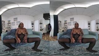 VR Porn - African Ebony Angel Zaawaadi Solo Fingering Her Black Snatch In Hot Lingerie