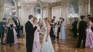Shaggy vintage pussy licking anal penetrated in the Budapest castle