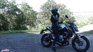I squirt on my motorcycle