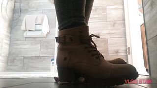 Crushing with hot feet