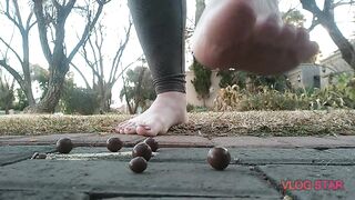 Crushing with hot feet