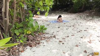 Pervert cummed on cuties while they were sunbathing on a public beach
